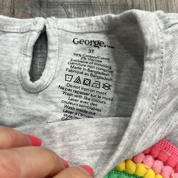 🦋5/10 Rainbow 3/4 Sleeve Top - Picture 2 of 5